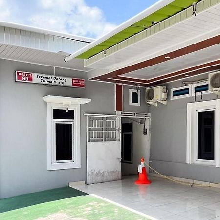 Kostel 99 Pangkal Pinang Redpartner Hotel Buitenkant foto