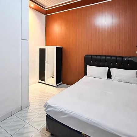 Kostel 99 Pangkal Pinang Redpartner Hotel Buitenkant foto