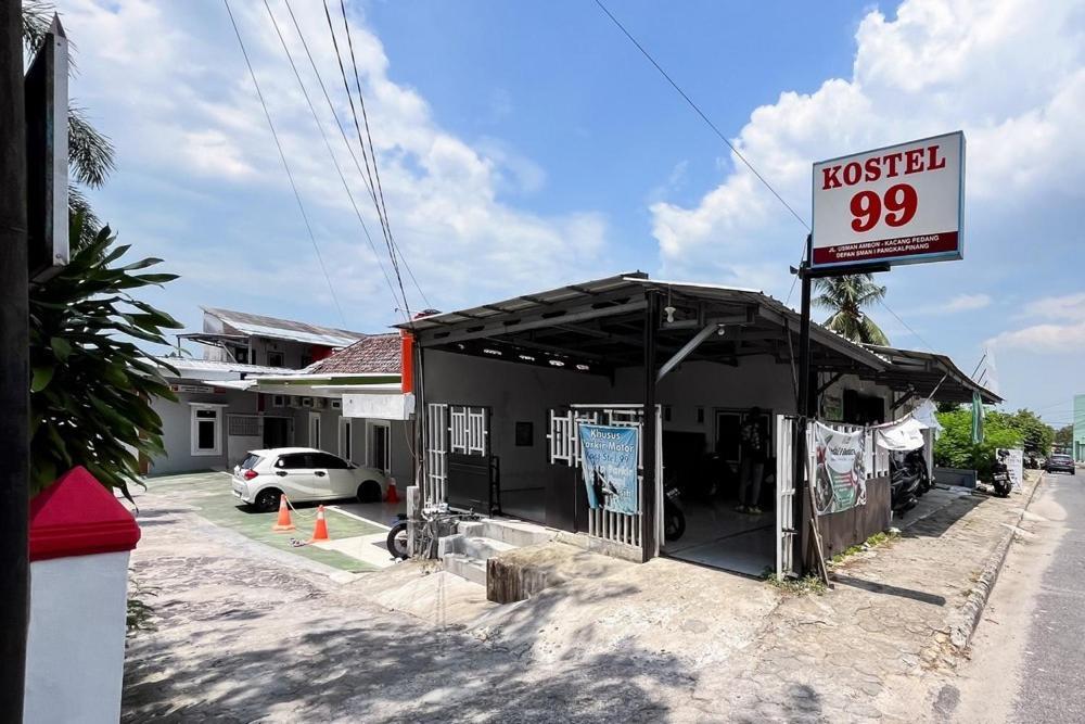 Kostel 99 Pangkal Pinang Redpartner Hotel Buitenkant foto