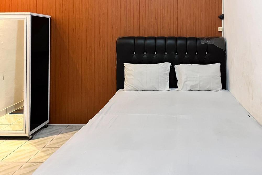 Kostel 99 Pangkal Pinang Redpartner Hotel Buitenkant foto
