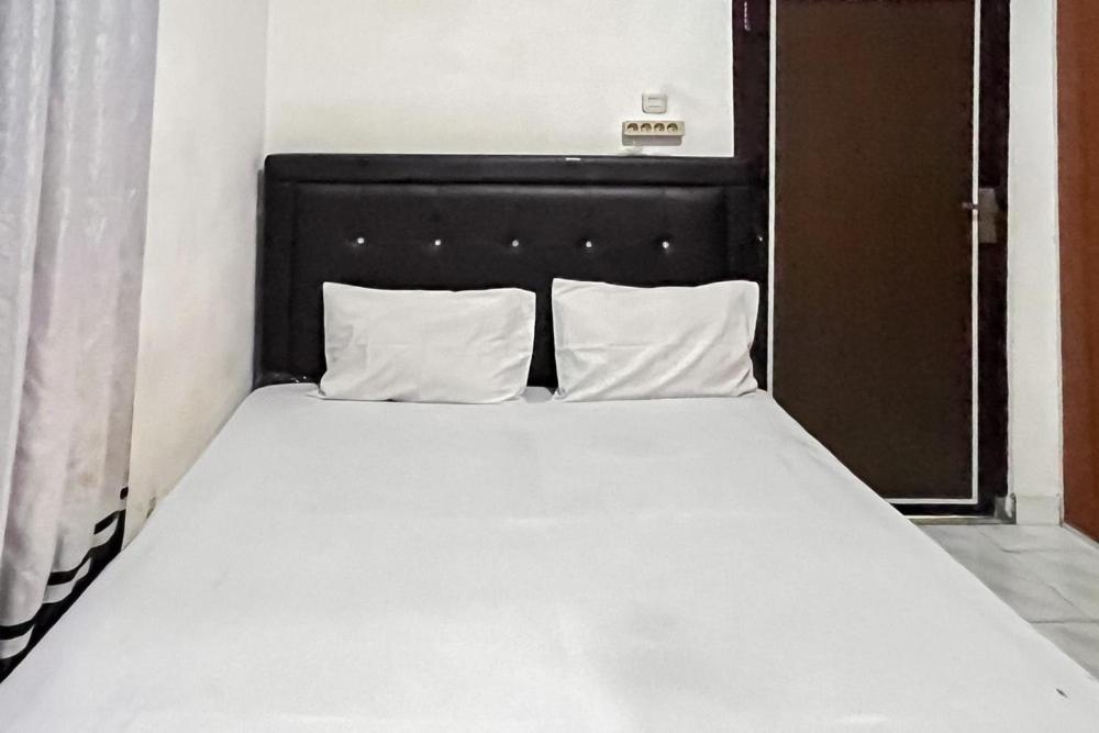 Kostel 99 Pangkal Pinang Redpartner Hotel Buitenkant foto