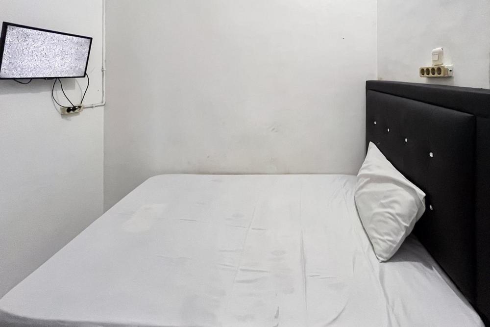 Kostel 99 Pangkal Pinang Redpartner Hotel Buitenkant foto